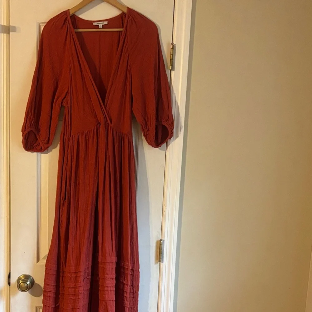 Madewell Marianna Puff sleeve V-Neck Midi Dress - Picture 2 of 5